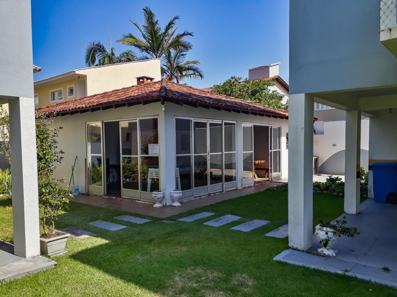 Apto A 70 Metros Da Praia, Piscina, 03 Ar Condicionados, Vaga De Garagem Florianopolis Exterior photo
